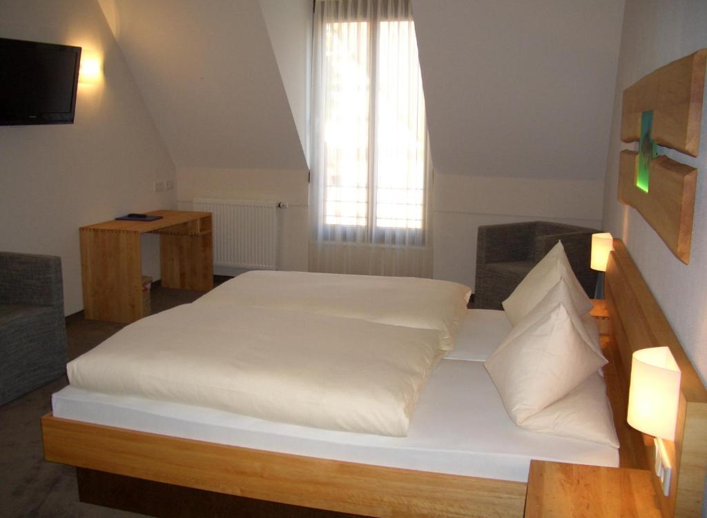 Karpfenhotel & Herrenhaus Im Gasthaus Sindel-Buckel Feuchtwangen Habitación foto