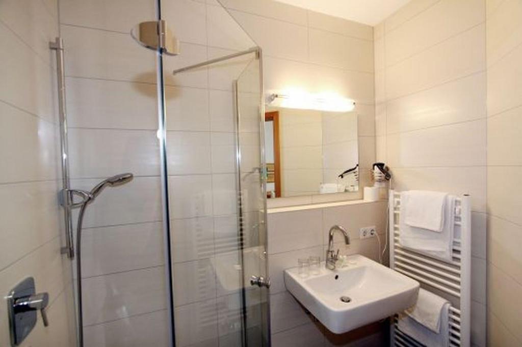 Karpfenhotel & Herrenhaus Im Gasthaus Sindel-Buckel Feuchtwangen Habitación foto